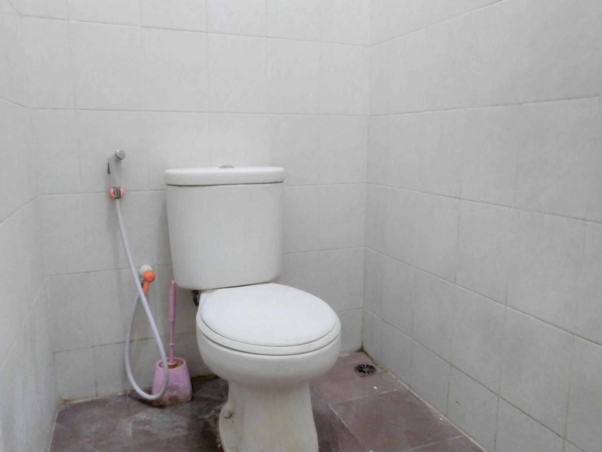 Hotel Pekalongan Syariah Mitra Reddoorz Quarto foto